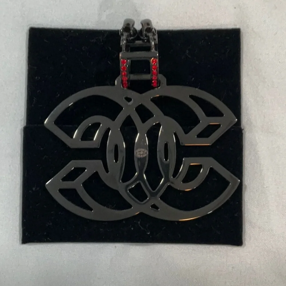 Chanel Diamantés one sided Crystal clip on earring